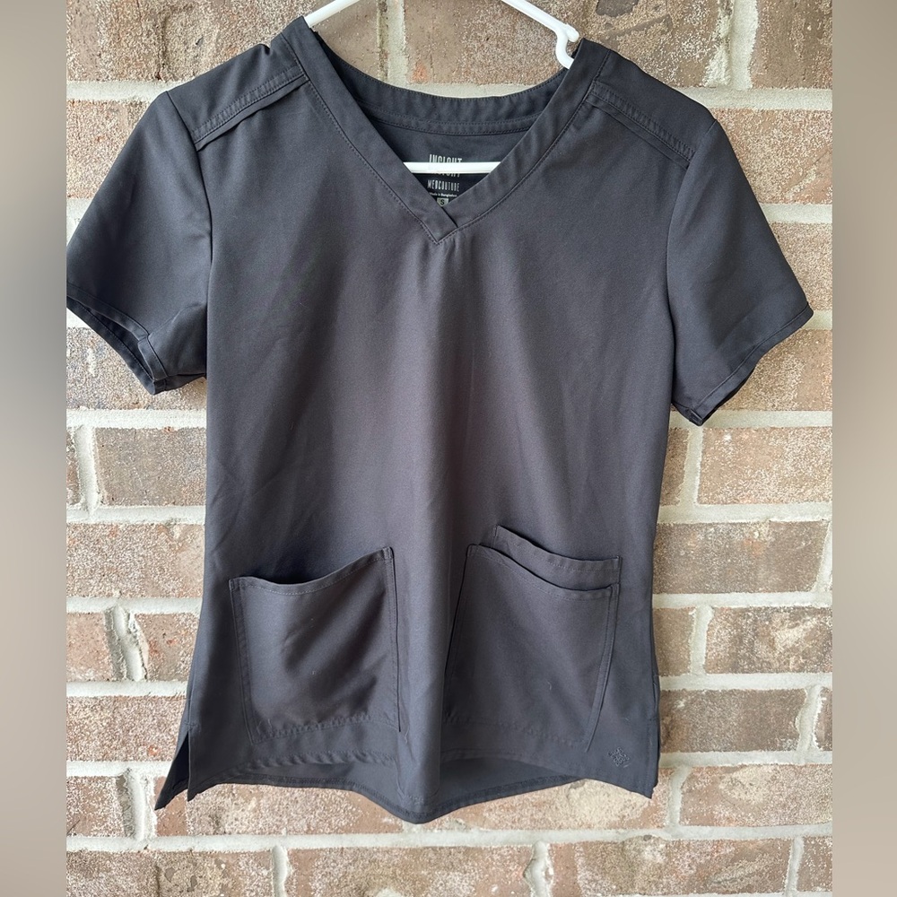 Med Couture Black Insight V-Neck Short Sleeve Scrub Top and Jogger Bottoms